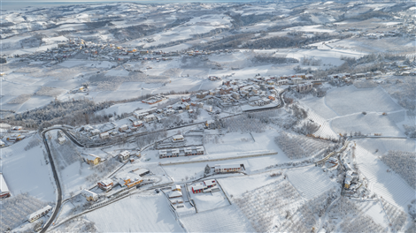 Montelupo dal drone sotto la neve